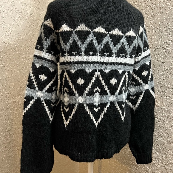 SO Heritage Women’s Black and Gray Knit Sweater SZ S Item SW01 - Picture 7 of 7